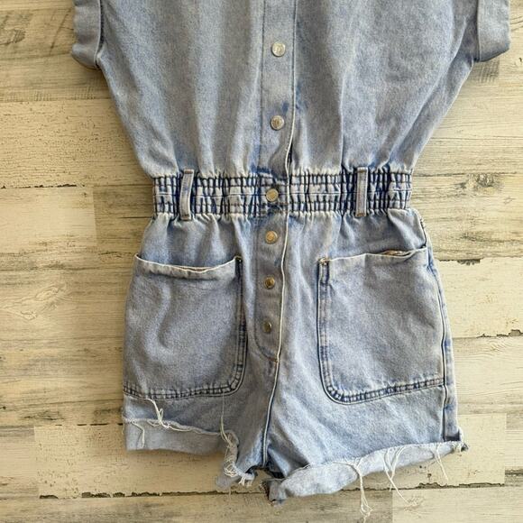 🍁 Zara Denim Mini Overalls Romper Raw Hem Snap Closure Cotton Light Wash Summer - Picture 5 of 16